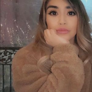 Meet your Posher, Crystal